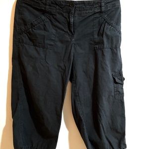 🌈New York And Company Capris-Size 8🌈